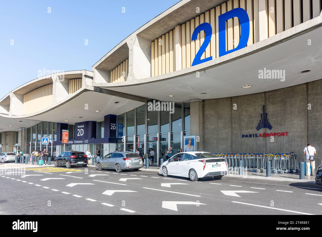 Entrée du terminal 2, aéroport de Paris Charles de Gaulle, Roissy-en-France, Île-de-France, France Banque D'Images