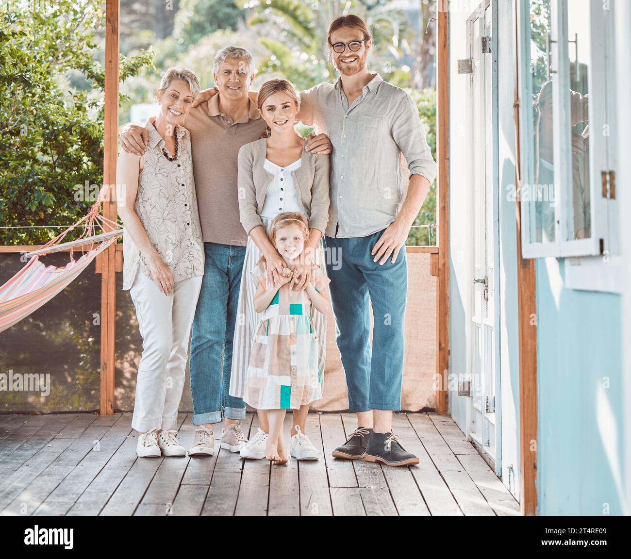 Notre famille signifie tout pour nous. une famille passant du temps ensemble à la maison. Banque D'Images