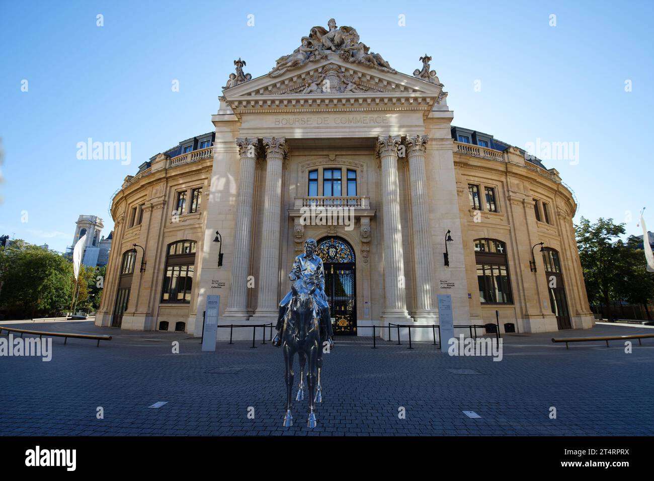 La Bourse de Commerce est un musée dédié à l’art contemporain, qui fait partie de la Collection Pinault. Il est situé à l'extrémité ouest de la les Banque D'Images