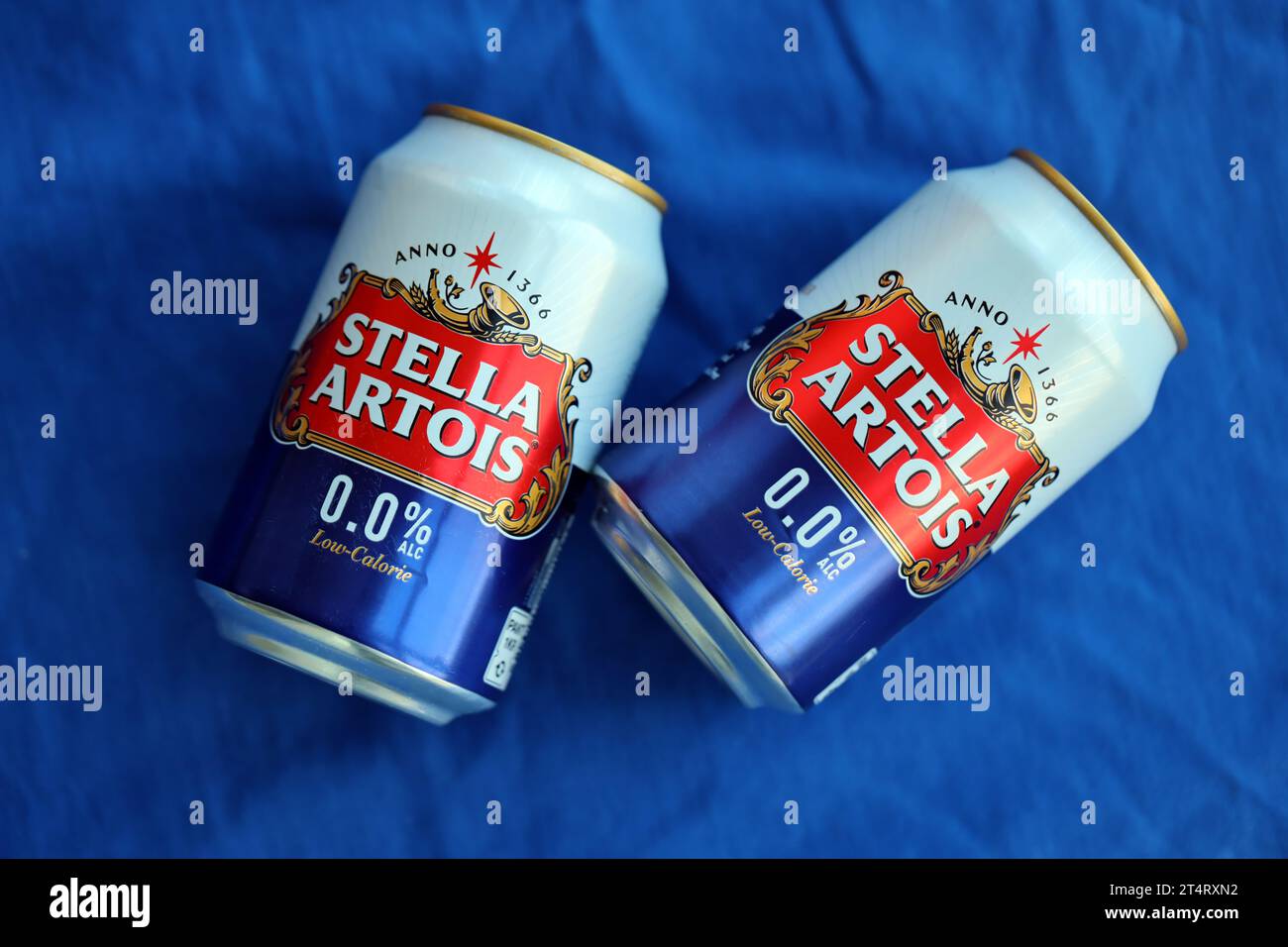 KIEV, UKRAINE - 4 MAI 2023 : canette de bière Stella Artois sans alcool et  pauvre en calories, brassée par une brasserie belge Photo Stock - Alamy