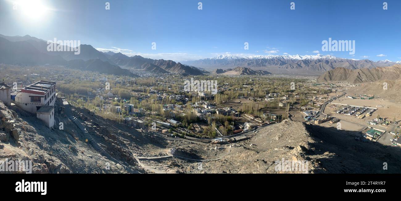 Panorama aérien de Leh, Ladakh, Himalaya indien, Inde Banque D'Images