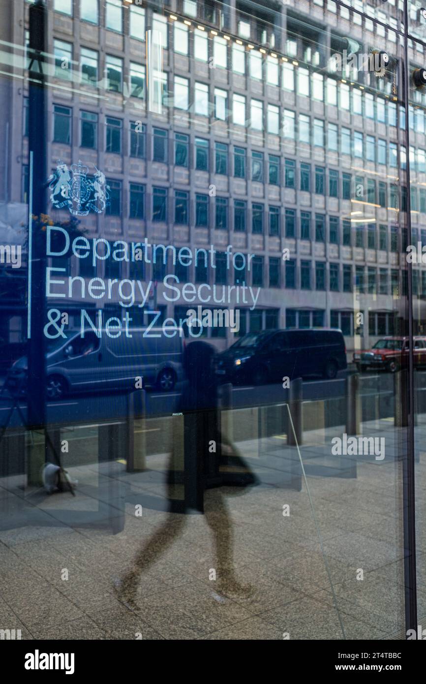 Ministère de la sécurité énergétique et Net Zero Londres. Le ministère de la sécurité énergétique et Net Zero au 1 Victoria Street London Banque D'Images