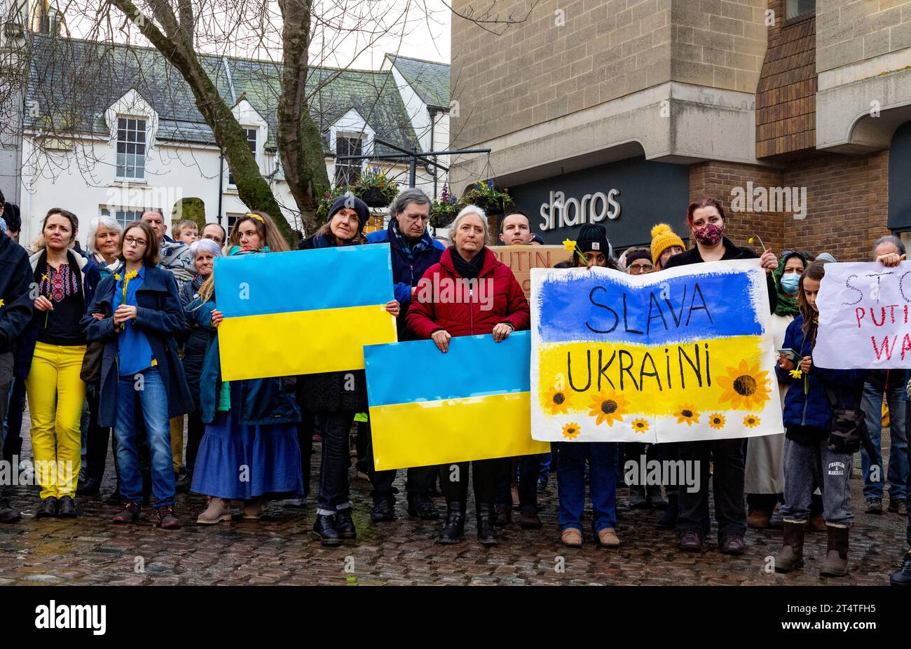 Veillée pour l'Ukraine après l'invasion russe de l'Ukraine en 2022 à Truro, Cornouailles Banque D'Images