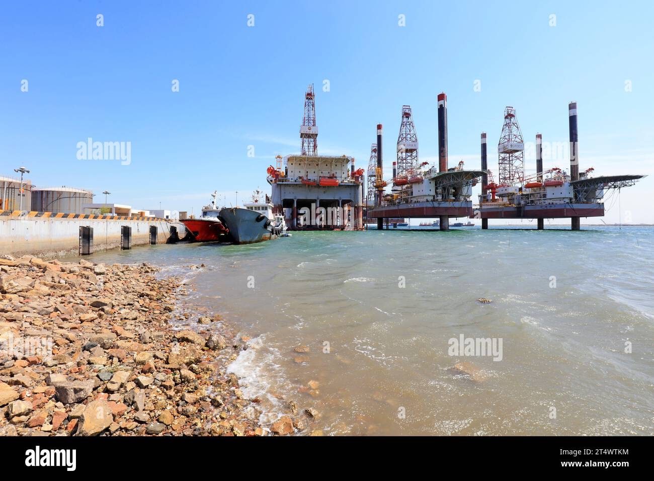 Caofeidian - avril 17 : plate-forme de forage en mer, 17 avril 2016, caofeidian, province du hebei, Chine Banque D'Images