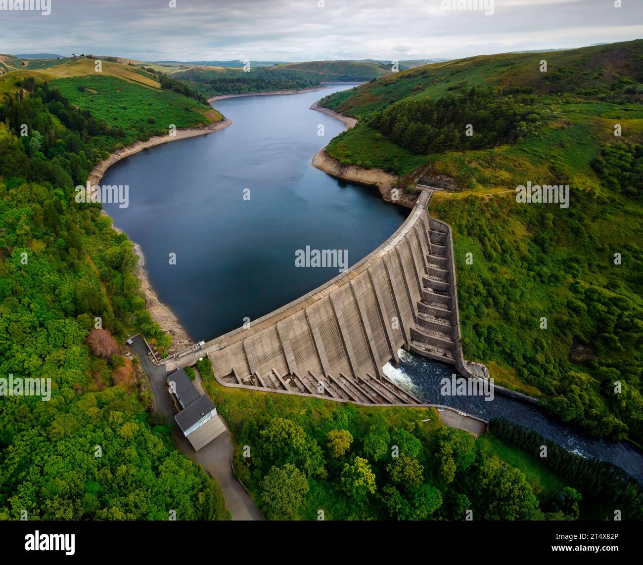 Vue aérienne du barrage Llyn Clywedog près de Llanidloes dans la région de Powis, au centre du pays de Galles. Banque D'Images