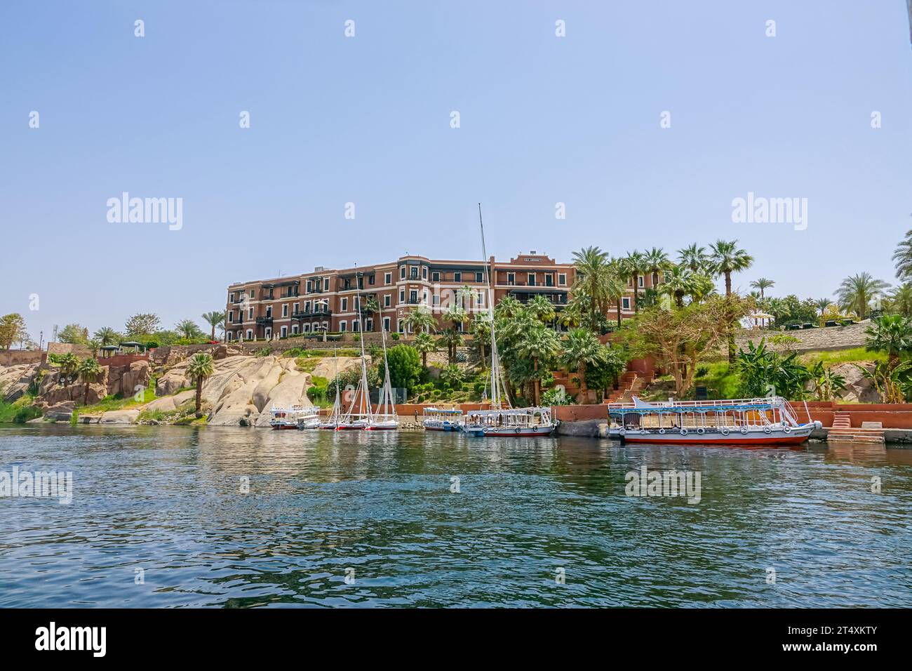 Bateaux à passagers devant l'hôtel Old Cataract Banque D'Images
