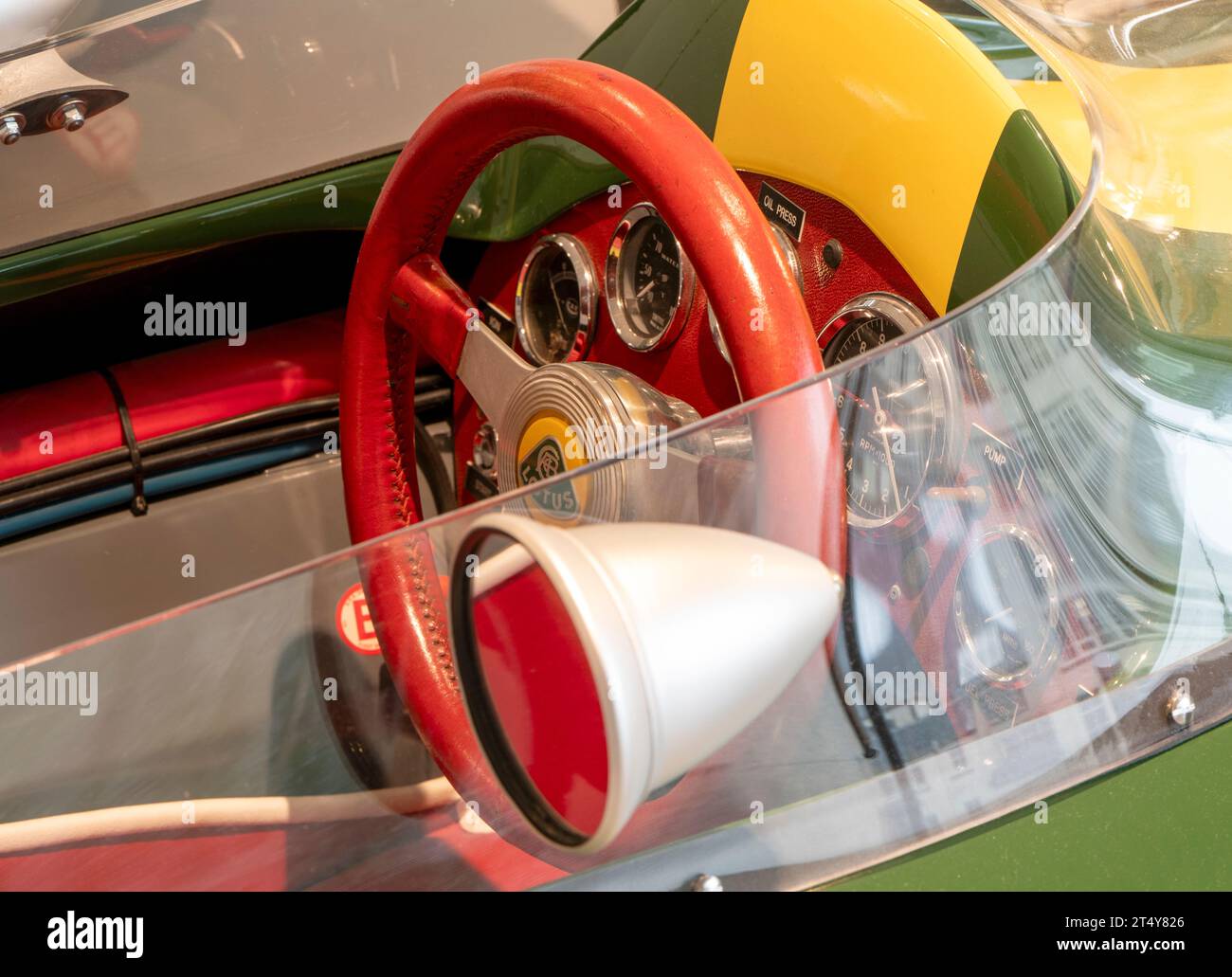Détail du cockpit d'une voiture de course Lotus 25 R6 exposition au Jim Clarke Motorsport Museum, Newtown Street, Duns, Berwickshire, Écosse, ROYAUME-UNI Banque D'Images