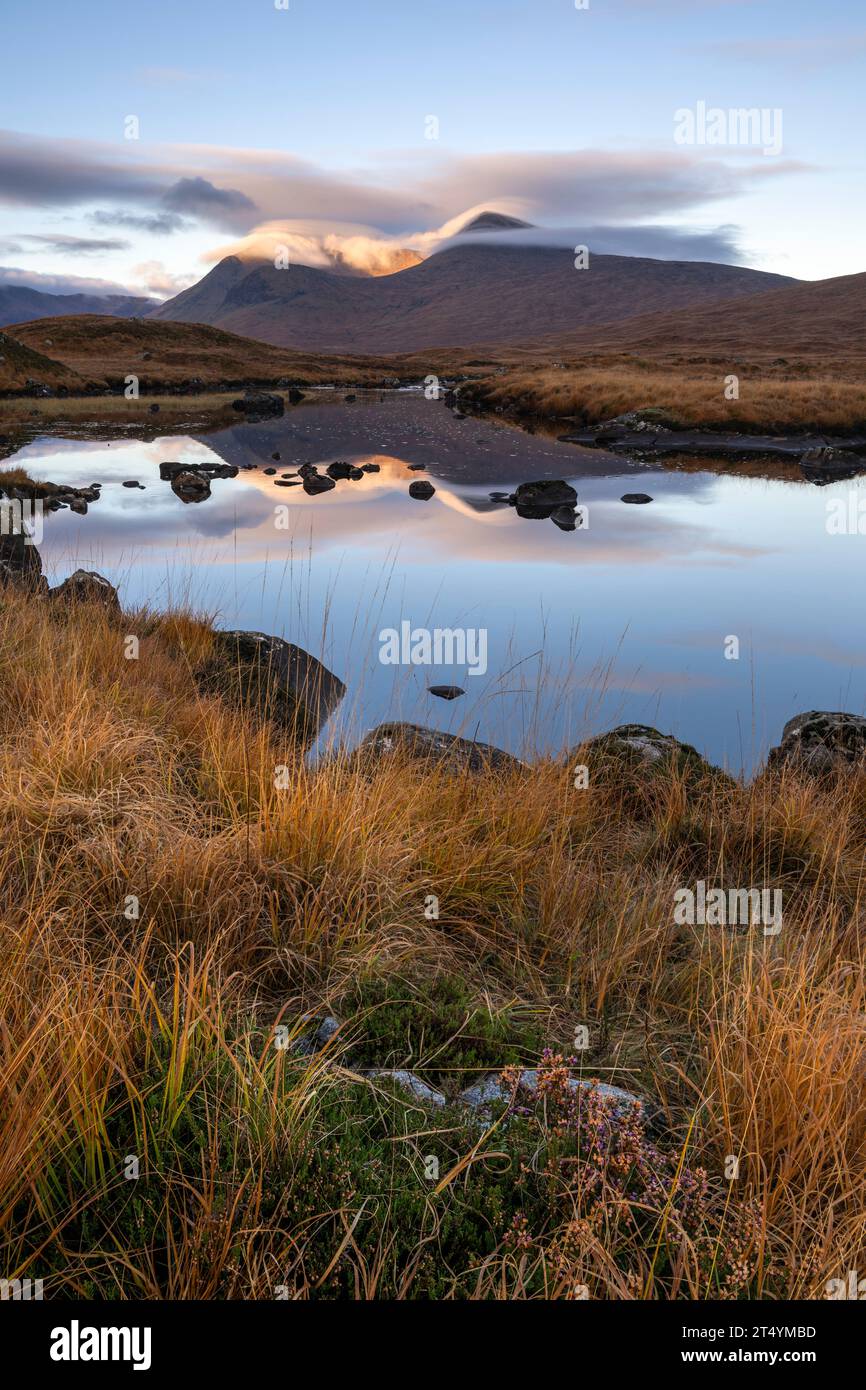 Black Mount et Lochan na Stainge, Rannoch Moor, Highlands, Écosse Banque D'Images