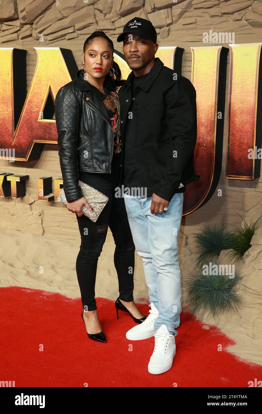 Danielle Walters et Ashley Walters assistent à la première britannique de Jumanji : The Next Level à l'Odeon IMAX Waterloo à Londres. Banque D'Images
