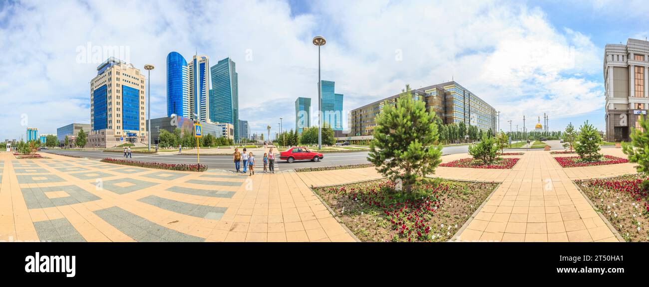 Panorama du centre-ville d'Astana en journée Banque D'Images