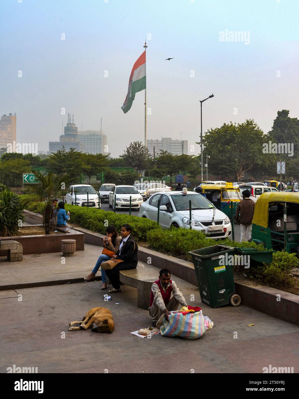 Vie urbaine sur la place Connaught à New Delhi Banque D'Images