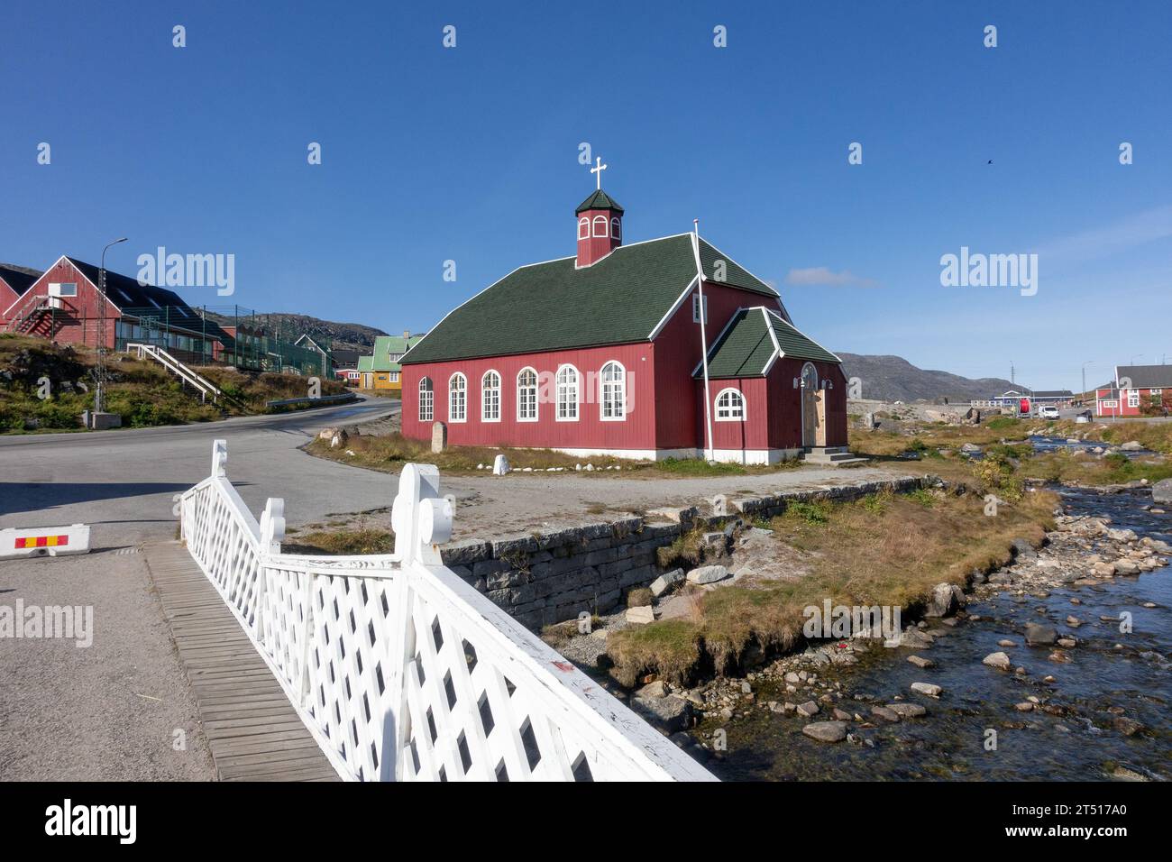 L'église de notre Sauveur (VOR Freslers Kirke), Une église luthérienne en bois rouge à Qaqortoq Groenland Banque D'Images