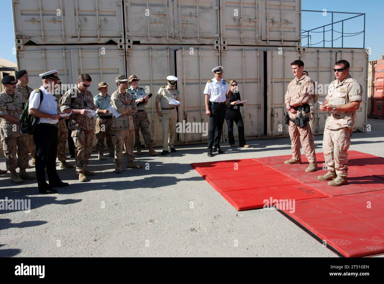 Zone de la 5e flotte, BAHREÏN, conférence d'embarquement des Forces maritimes combinées (CMF), PORT MINA SALMAN, responsabilité (AOR), équipe d'entraînement des garde-côtes américains au Moyen-Orient (METT) Banque D'Images