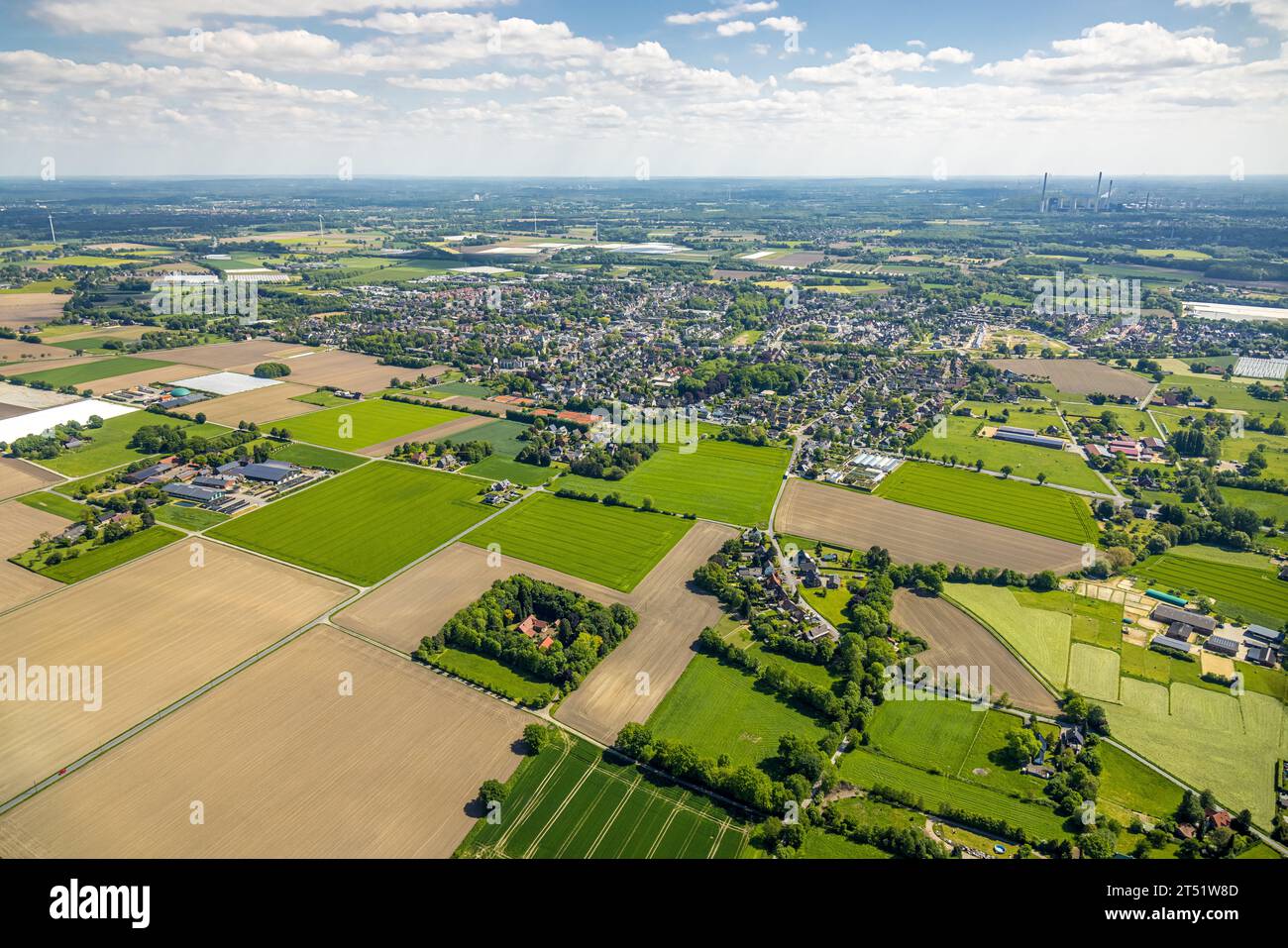 Vue aérienne, maison entourée de haie verte, Grüteringsfeld, Kirchhellen-Nord-Ouest, Bottrop, région de la Ruhr, Rhénanie du Nord-Westphalie, Allemagne, DE, Europe, Banque D'Images