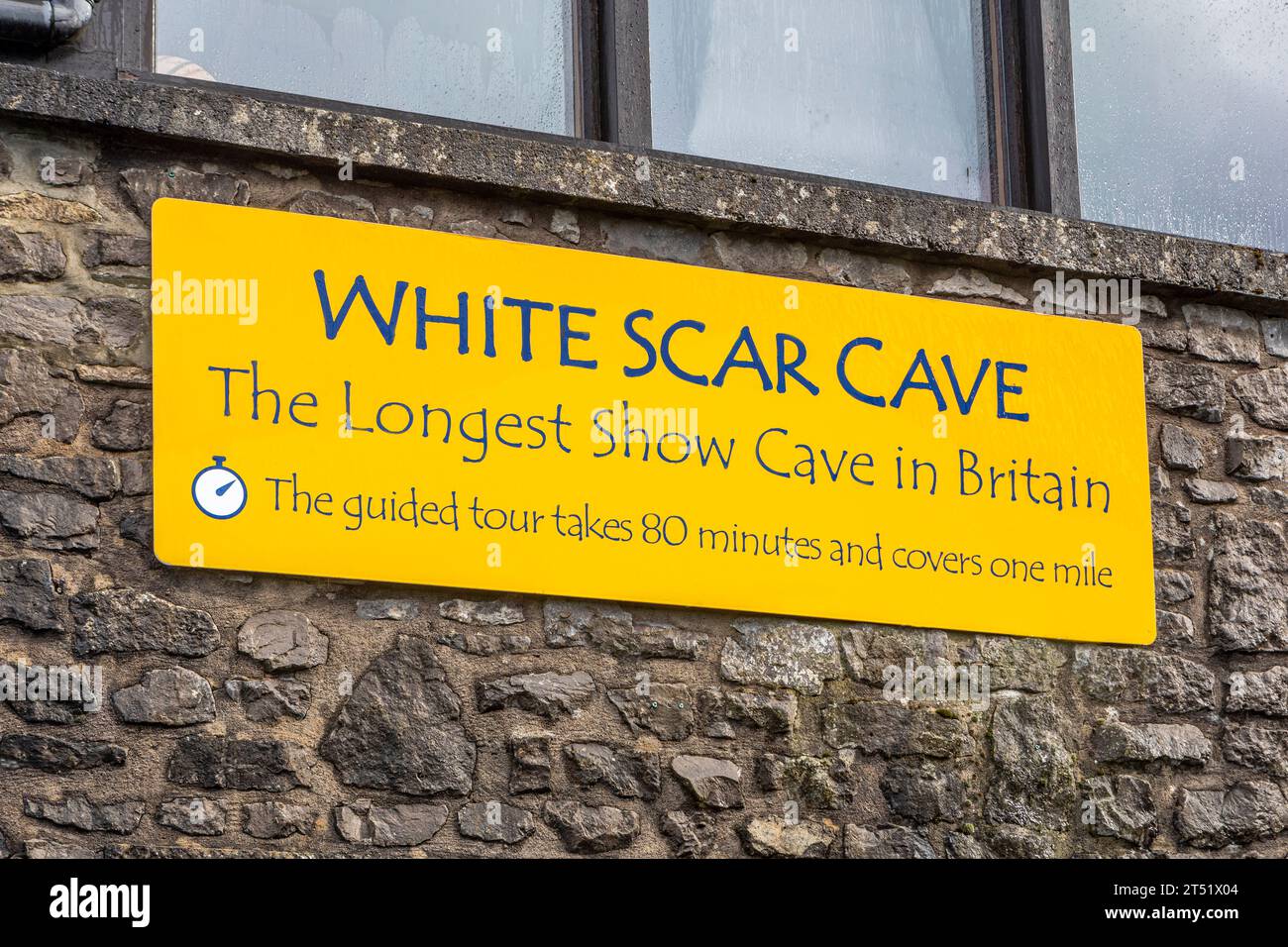 Le panneau pour White SCAR Cave, Ingleton, North Yorkshire Banque D'Images