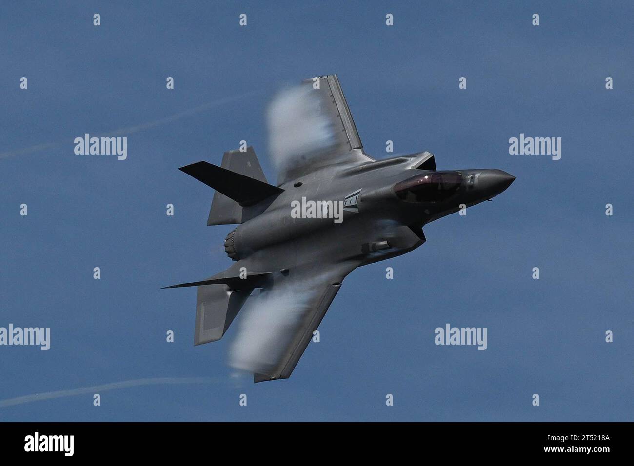 22 octobre 2023 - Little Rock Air Force base, Arkansas, États-Unis - un F-35 Lightning II se produit lors du Thunder Over the Rock Air Show à Little Rock Air Force base. La démonstration a été menée par le major Kristin Wolfe, pilote de F-35, qui a présenté les capacités générales et avancées des avions. (Image de crédit : © Saisha Cornett/U.S. Air Force/ZUMA Press Wire) À USAGE ÉDITORIAL UNIQUEMENT ! Non destiné à UN USAGE commercial ! Banque D'Images