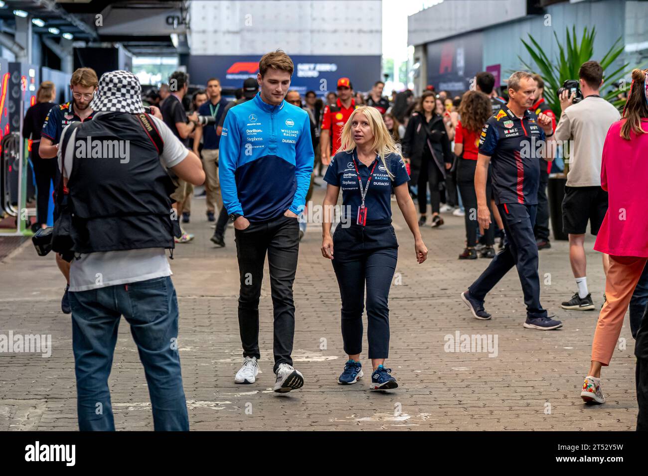 São Paulo, Brésil, novembre 02, Logan Sargeant, des États-Unis concourt pour Williams Racing. Le build up, ronde 21 du championnat de Formule 1 2023. Crédit : Michael Potts/Alamy Live News Banque D'Images