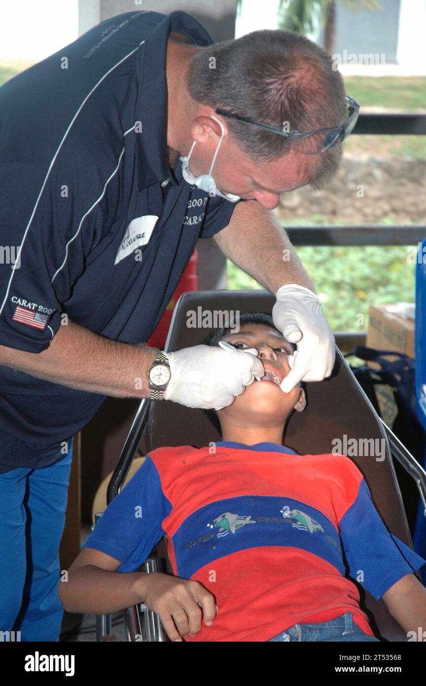 Exercices de dentiste Banque de photographies et d'images à haute  résolution - Alamy