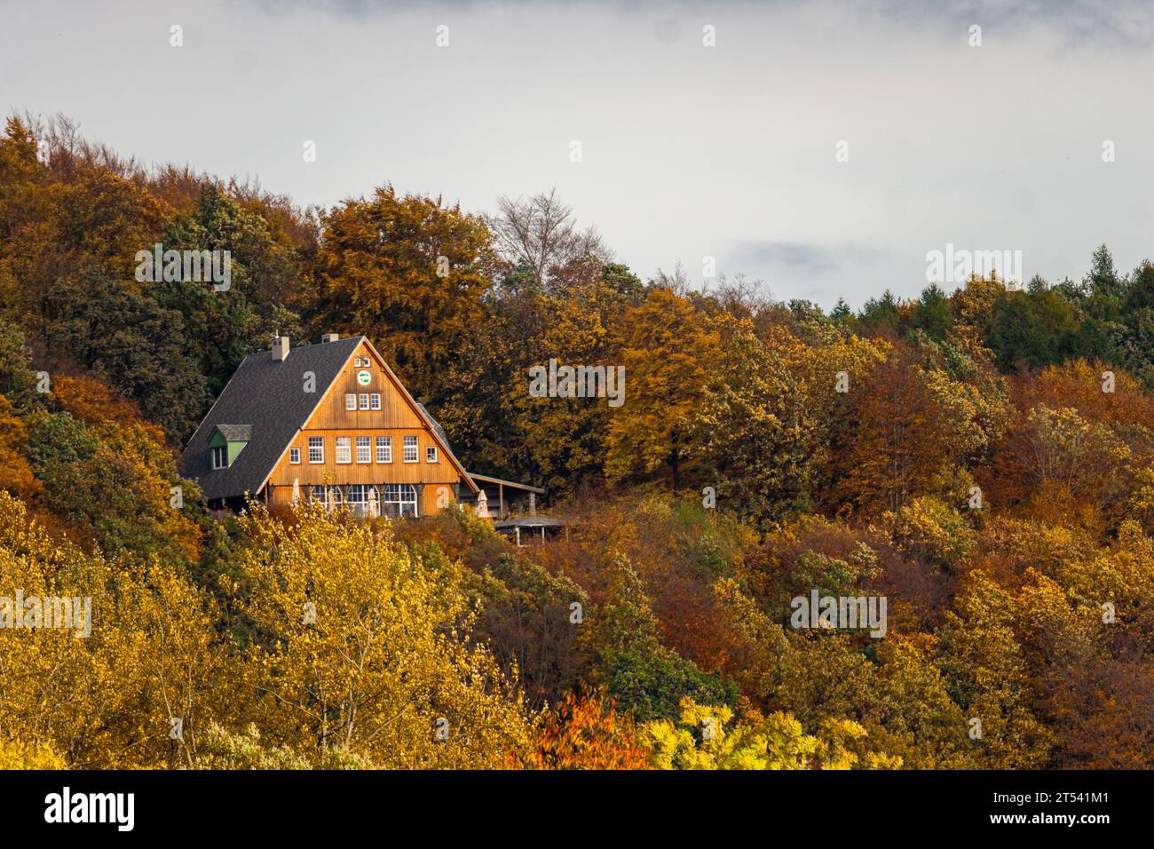 Walbrzych, Polska - 11.02.2023 : PTTK Harcówka à Wałbrzych est connu restaurant et point de repère populaire dans la ville Banque D'Images