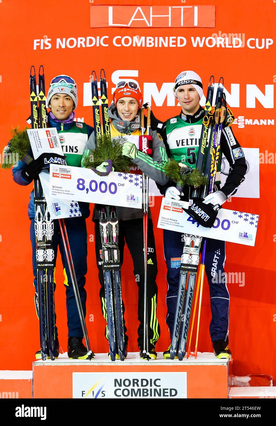 19.02.2016, Salpausselkae Stadion, Lahti, fin, FIS Weltcup Nordische Kombination, Lahti, langlauf, im Bild v.l. : Akito Watabe (JPN, 2. Platz), Sieger Eric Frenzel (GER), Jarl Magnus Riiber (NOR, 3. Platz) // F.l. : 2e place Akito Watabe du Japon, vainqueur Eric Frenzel d'Allemagne, 3e place Jarl Magnus Riiber de Norvège participe à la course de Cross Country Gundersen de la coupe du monde de combiné nordique FIS, Jeux de ski de Lahti au stade Salpausselkae de Lahti, Finlande, le 2016/02/19. Banque D'Images