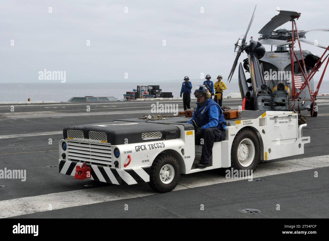 Us Navy Flight Deck Tractor Banque De Photographies Et D'Images À.