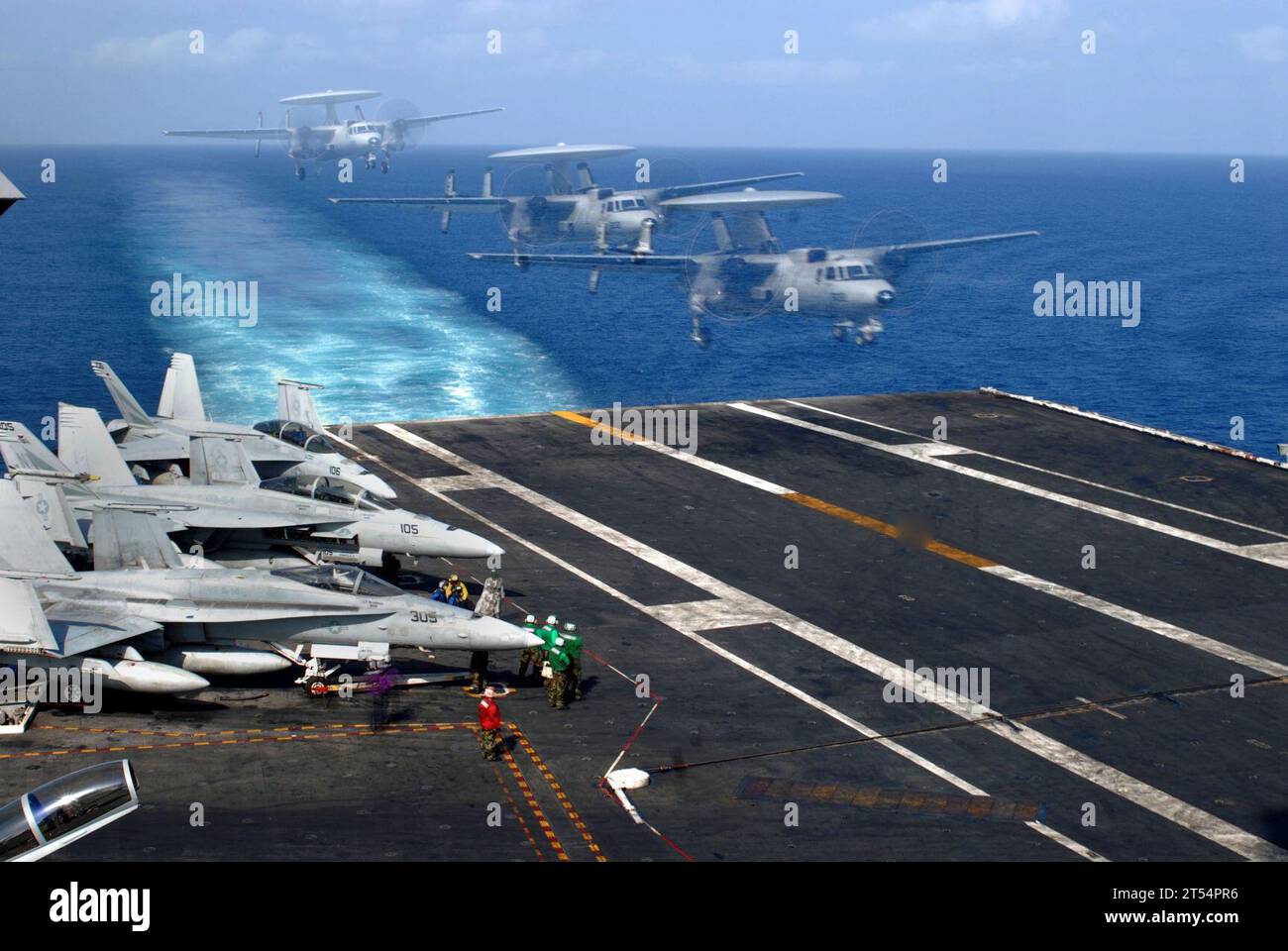 E-2C Haweye, USS John C. Stennis (CVN 74) Banque D'Images