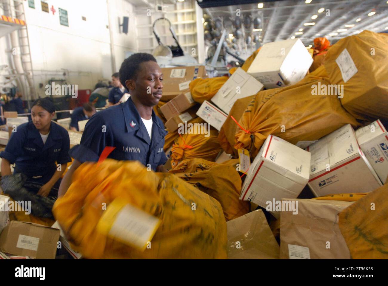 Tri du courrier, réapprovisionnement en cours Banque D'Images