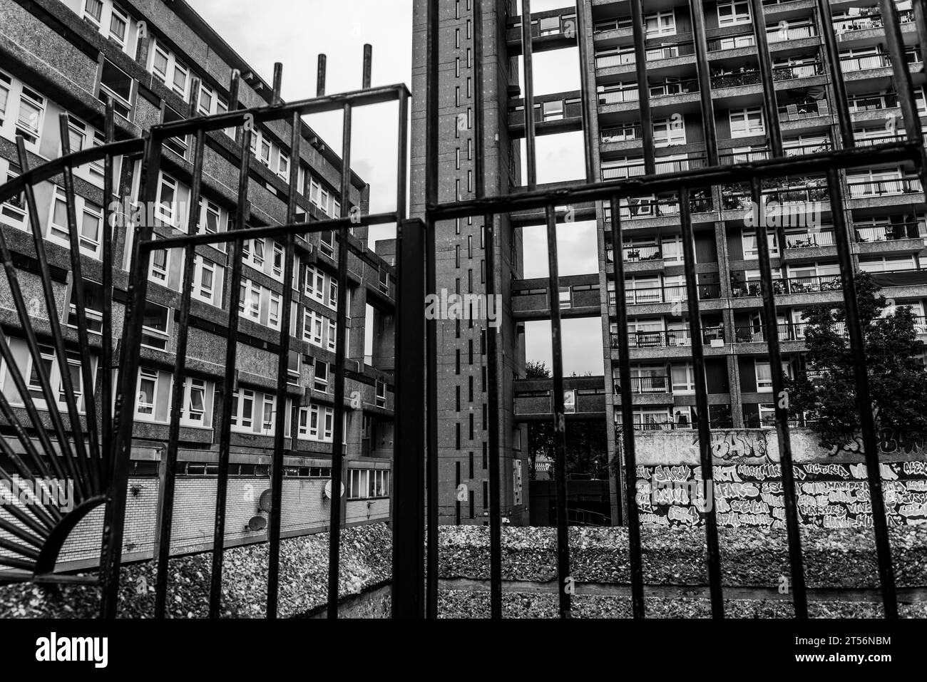 Trellick Tower, une tour classée Grade II* à North Kensington. Ouvert en 1972 et conçu dans le style brutaliste par l'architecte Ernő Goldfinger, L. Banque D'Images