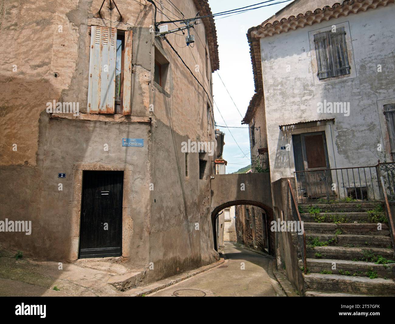 Le joli petit village de Vieussan dans le sud de la France Banque D'Images