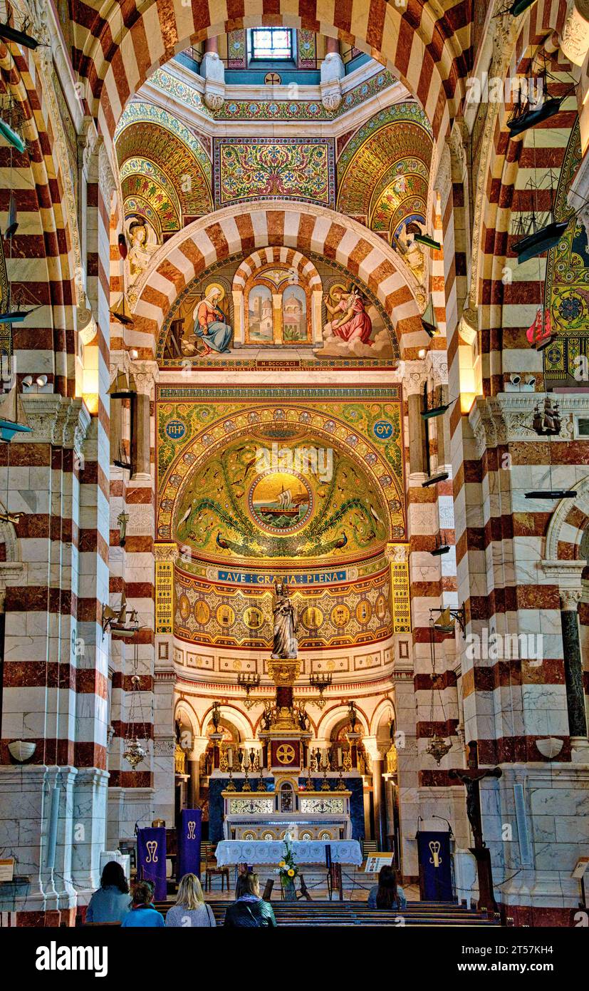 Vues de l'interieur de la Basilique de notre Dame de la Garde - Marseille - vue intérieure de la Basilique notre Dame de la Garde Banque D'Images