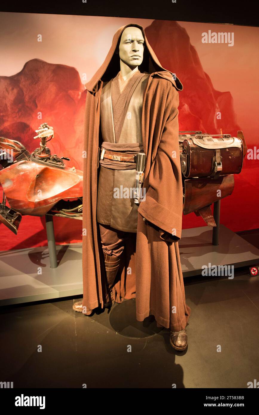 Costume d'Anakin Skywalker et Swoop Bike d'Owen Lars dans Attack of the clones Banque D'Images