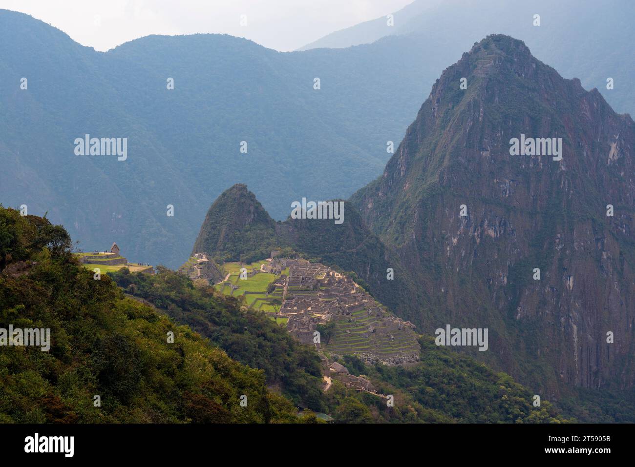 Paysage du Machu Picchu vu du sentier Inca, sanctuaire historique du Machu Picchu, Cusco, Pérou. Banque D'Images