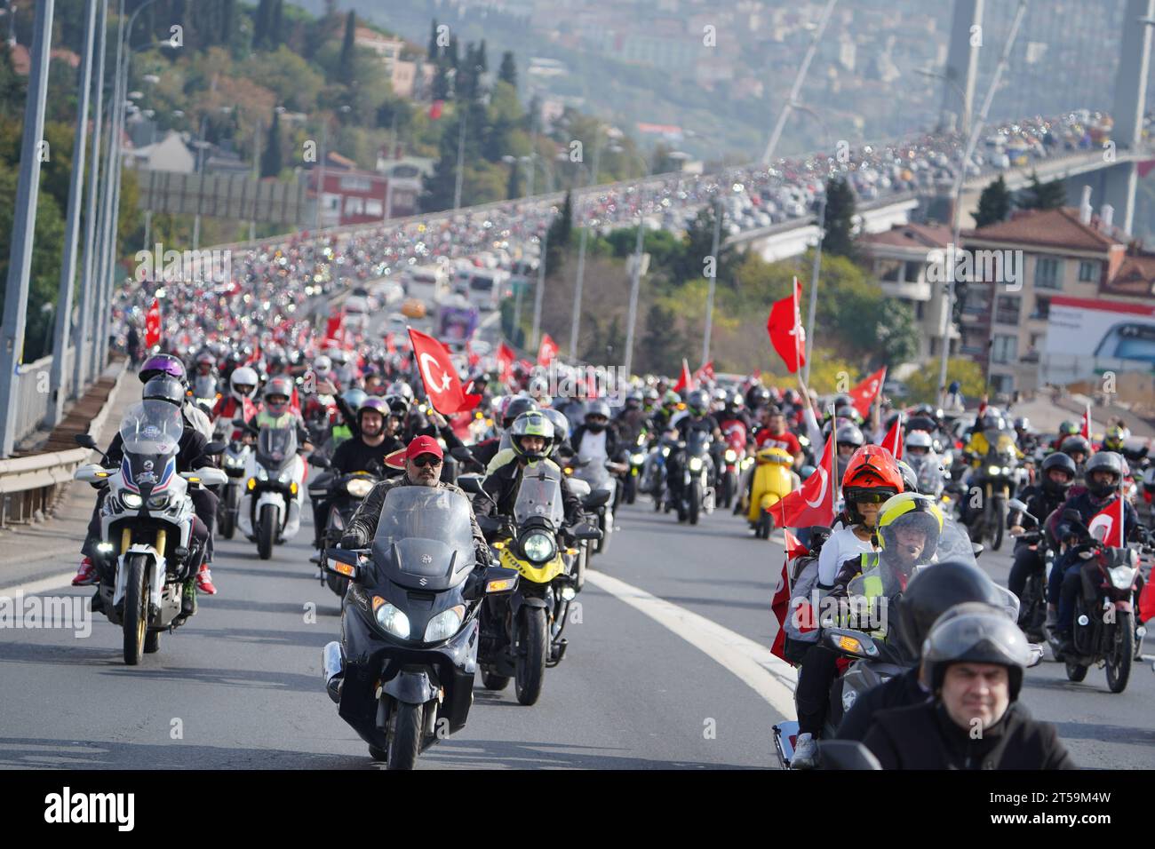 Célébrations du 100e anniversaire de la République de Türkiye, cortège moto du pont du Bosphore Banque D'Images