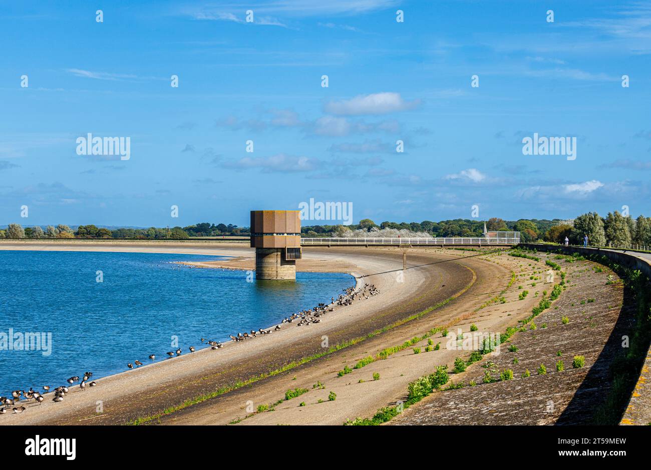 Château d'eau de soutirage, réservoir Arlington, site d'intérêt scientifique spécial et réserve naturelle gérée par South East Water Polegate, East Sussex Banque D'Images