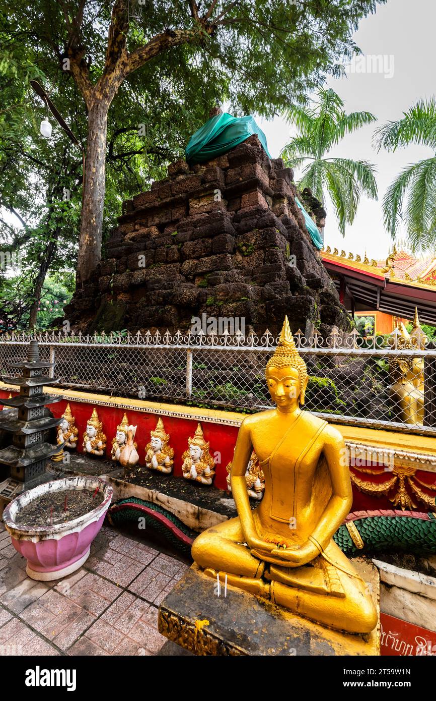 Wat si Muang (Wat Simuong), statue de Bouddha, salle principale, Vientiane, Laos, Asie du Sud-est, Asie Banque D'Images