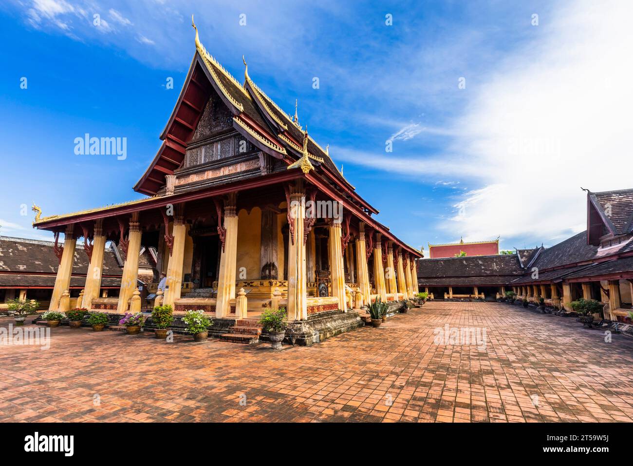Wat si Saket (Wat Sisaket), extérieur du sanctuaire principal (hall principal), et cour, Vientiane, Laos, Asie du Sud-est, Asie Banque D'Images