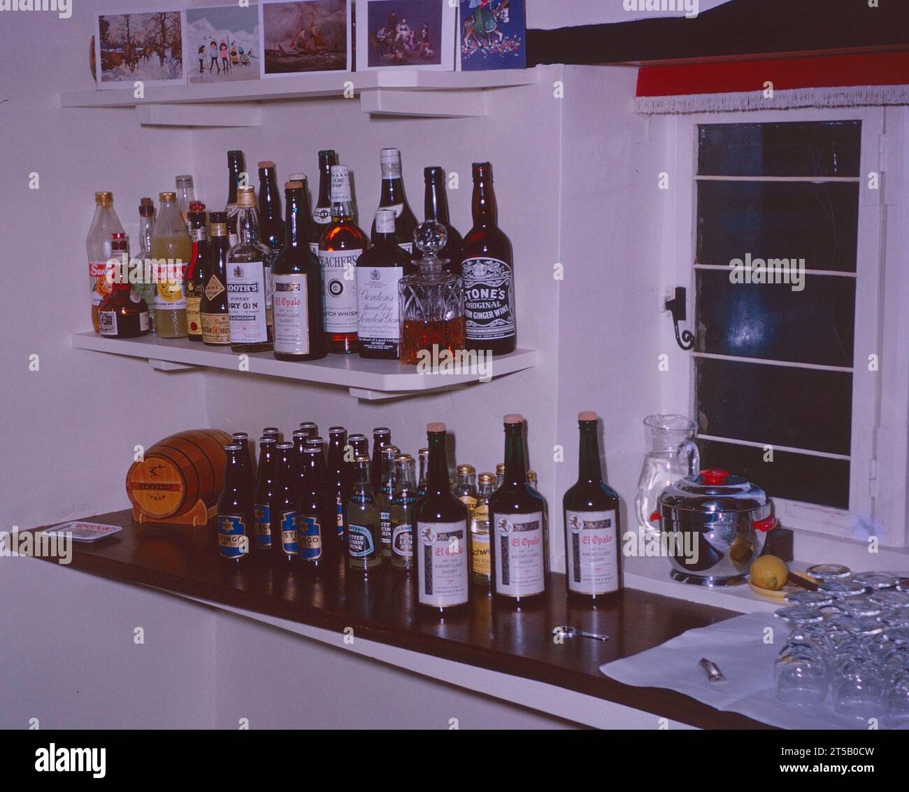 Sélection de boissons de Noël des années 1960 Banque D'Images