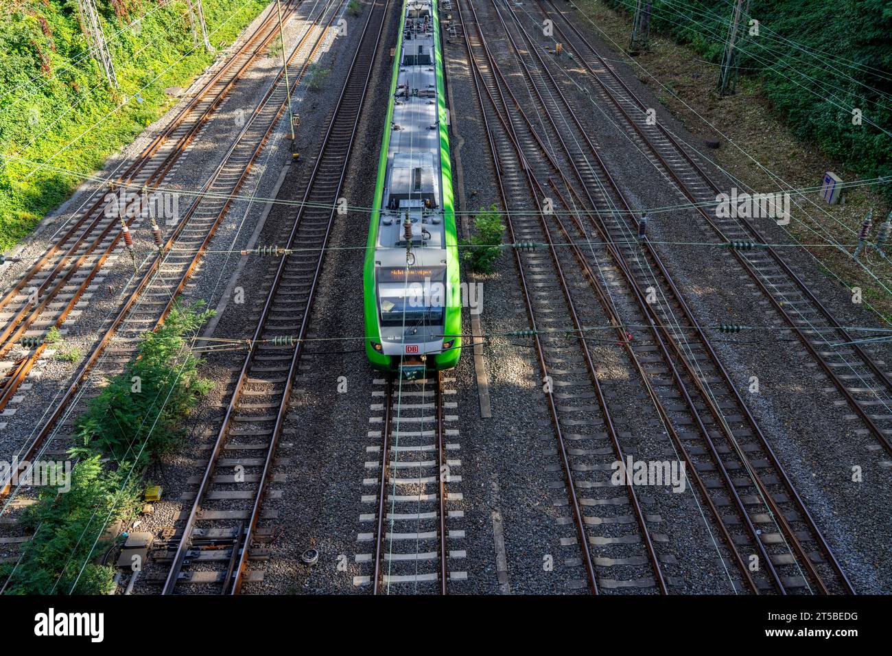 Voies en face de la gare centrale d'Essen, 7 voies en parallèle, train S-Bahn, NRW, Allemagne, Banque D'Images