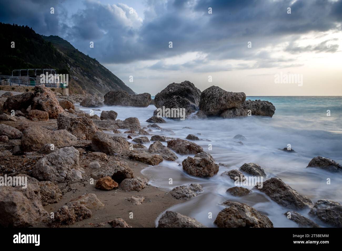 Une longue exposition de la plage de Kavalikefta, village de Kalamitsi, Lefkada, Grèce. Banque D'Images Une longue exposition de la plage de Kavalikefta, village de Kalamitsi, Lefkada, Grèce. Banque D'Images