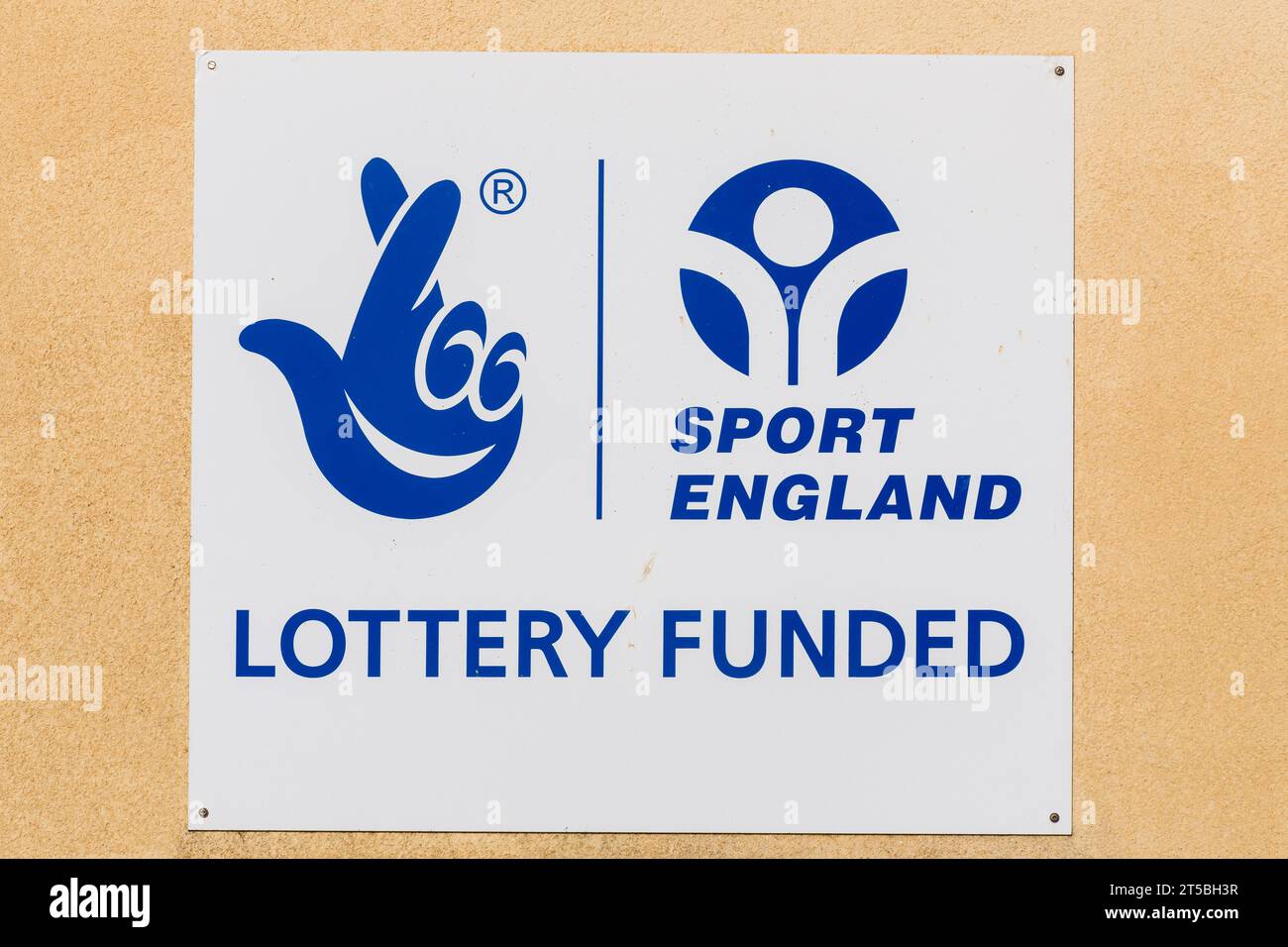 Enseigne et logo financés par loterie, Sport England, enseigne au Hill Head Sailing Club, Hampshire, Royaume-Uni Banque D'Images
