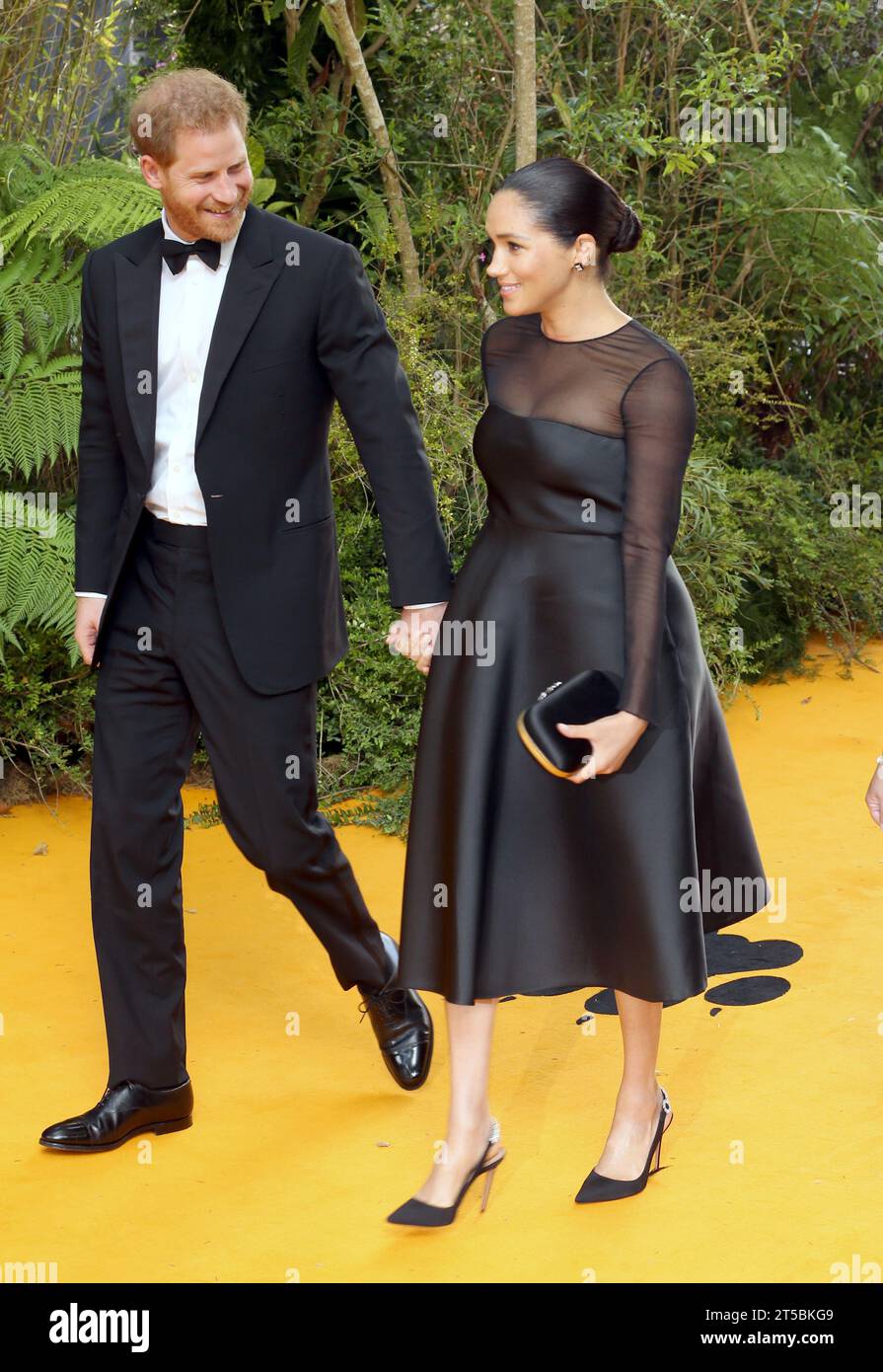 Le Prince Harry, Duc de Sussex et Meghan, Duchesse de Sussex assistent à la première européenne du Roi Lion à l'Odeon Leicester Square à Londres, en Angleterre. Banque D'Images