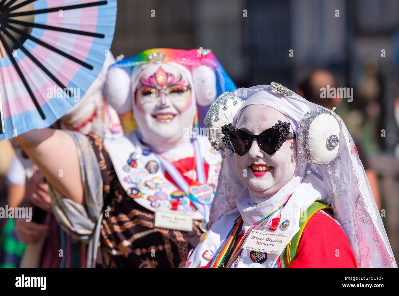Artistes de rue habillés posant au Festival Fringe d'Édimbourg Banque D'Images