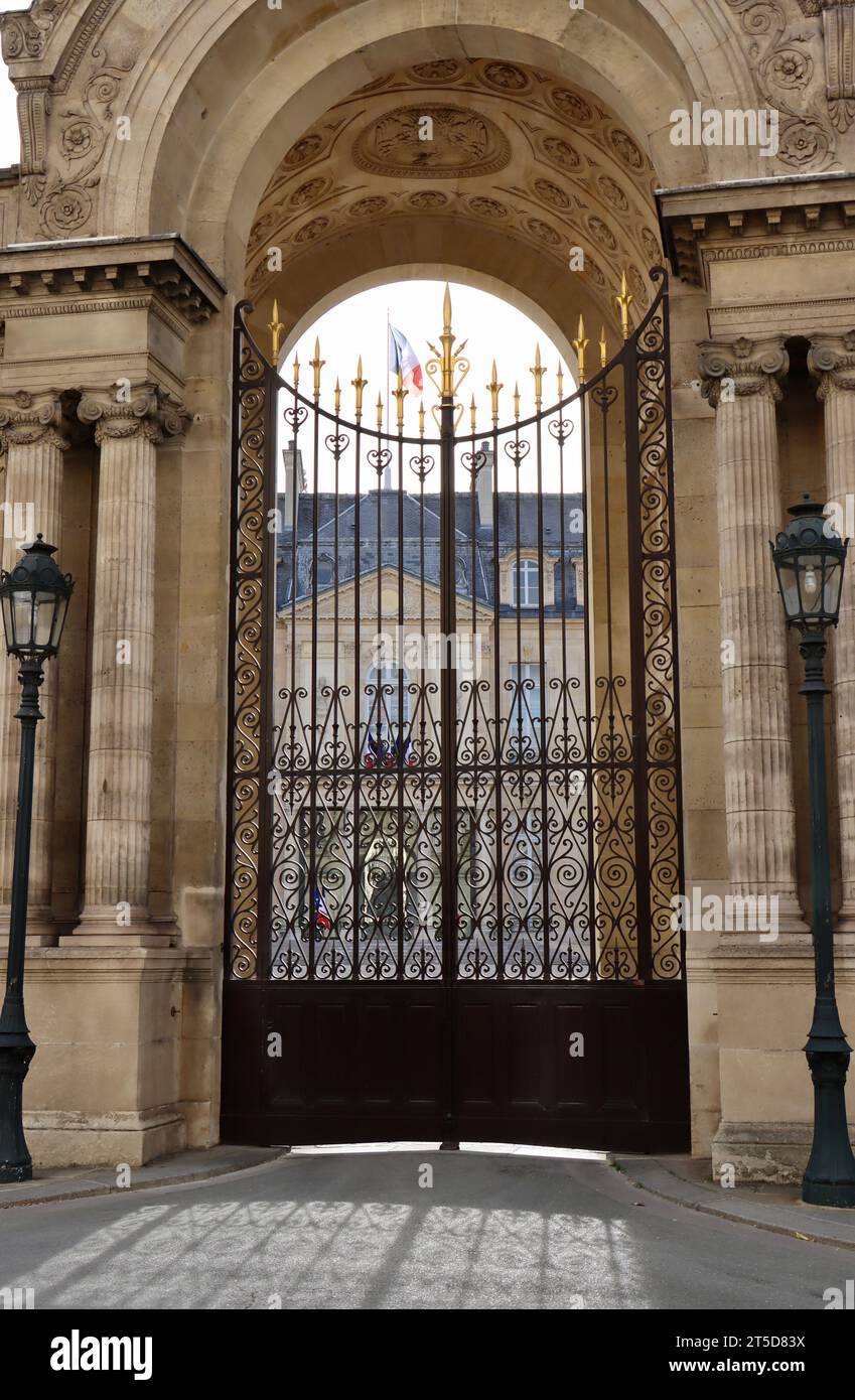Le Palais de l'Élysée, rue du Faubourg Saint-Honoré, est la résidence officielle du président de la République française. Banque D'Images