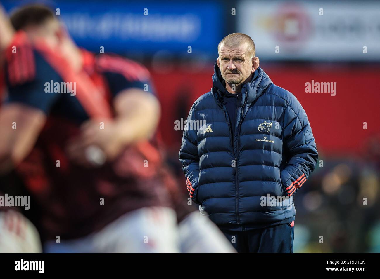 4 novembre 2023, Musgrave Park, Cork, Irlande - l'entraîneur-chef du Munster Rugby Graham Rowntree au United Rugby Championship : Munster vs Dragons Banque D'Images