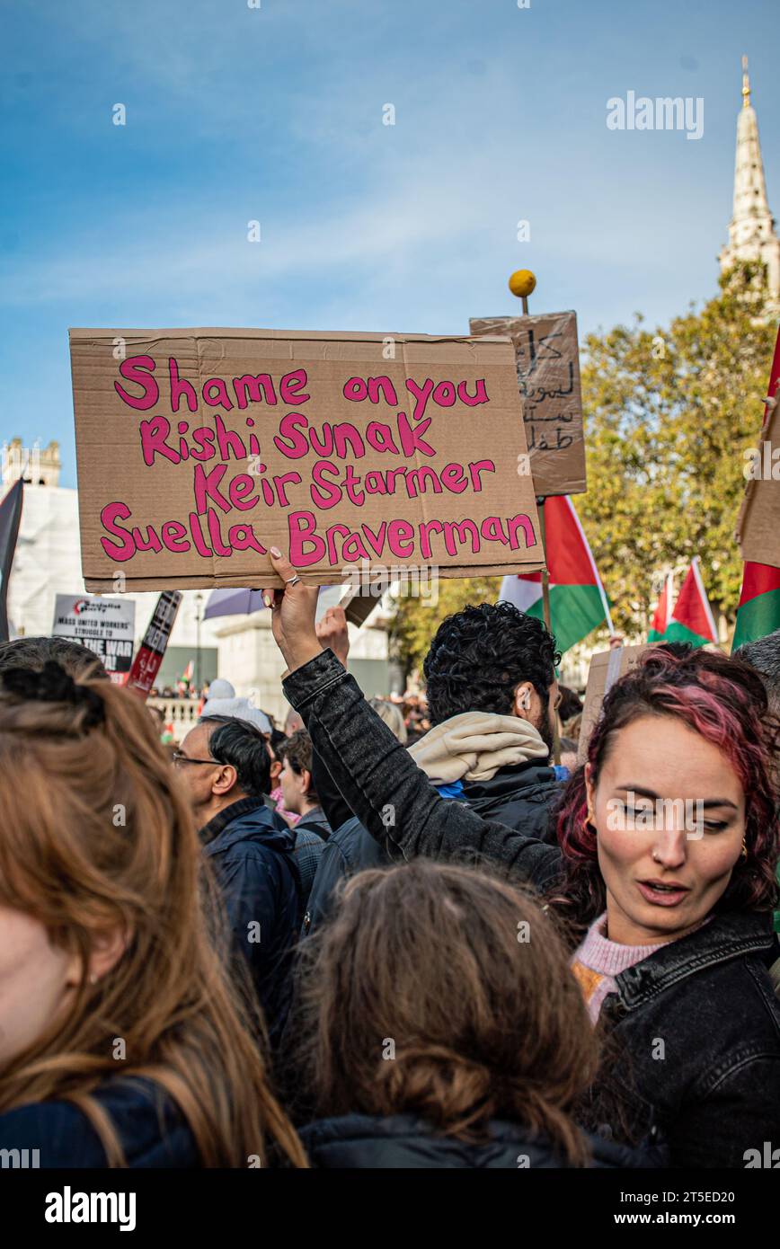 Londres, Royaume-Uni - 3 novembre 2023 : rassemblement pro-palestinien à Trafalgar Square. Banque D'Images