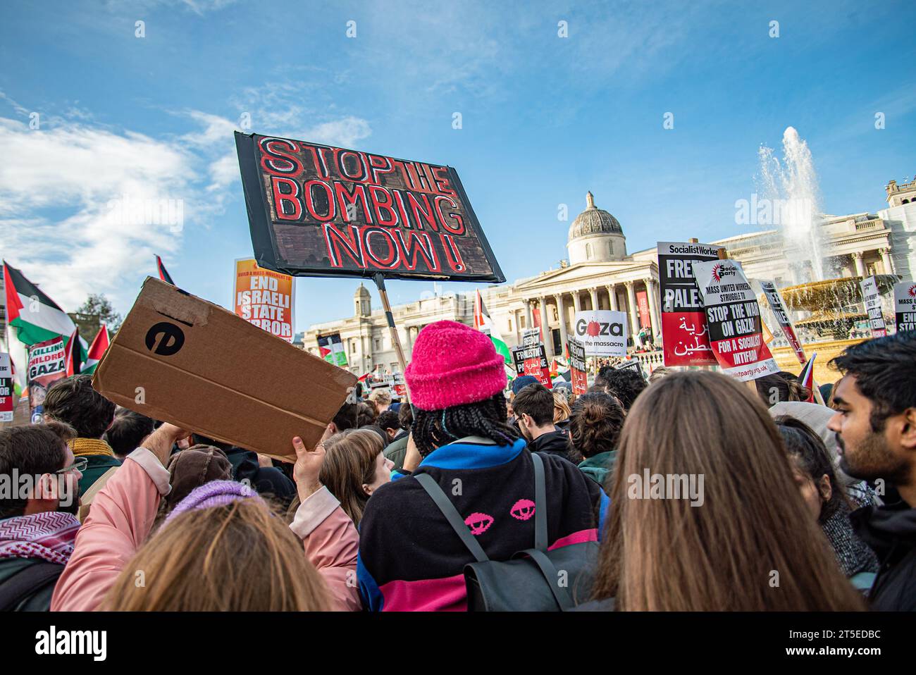 Londres, Royaume-Uni - 3 novembre 2023 : rassemblement pro-palestinien à Trafalgar Square. Banque D'Images
