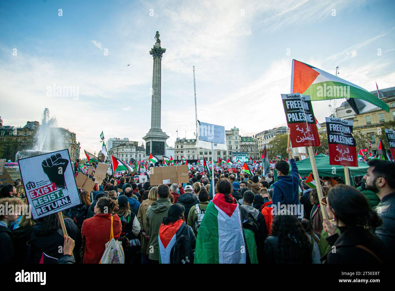 Londres, Royaume-Uni - 3 novembre 2023 : rassemblement pro-palestinien à Trafalgar Square. Banque D'Images