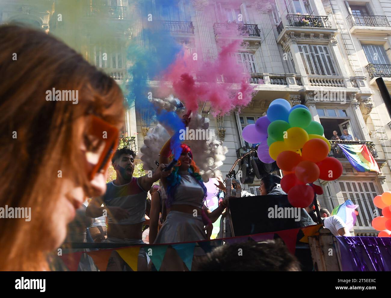 Buenos Aires, Argentine. 04 novembre 2023. De nombreuses personnes participent à la Pride Parade annuelle dans la capitale. Crédit : Florencia Martin/dpa/Alamy Live News Banque D'Images