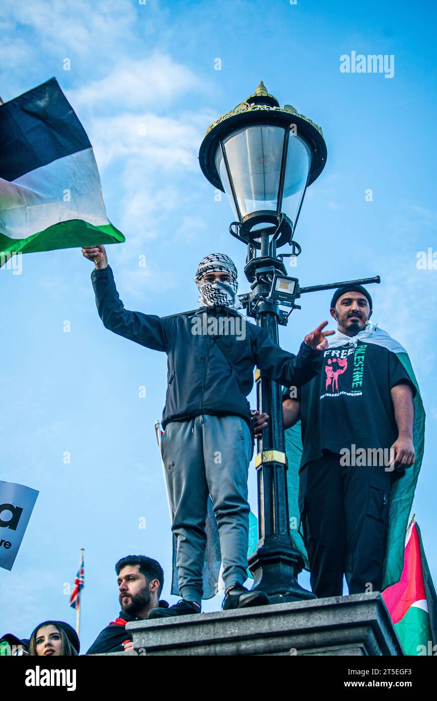 Londres, Royaume-Uni - 3 novembre 2023 : rassemblement pro-palestinien à Trafalgar Square. Banque D'Images
