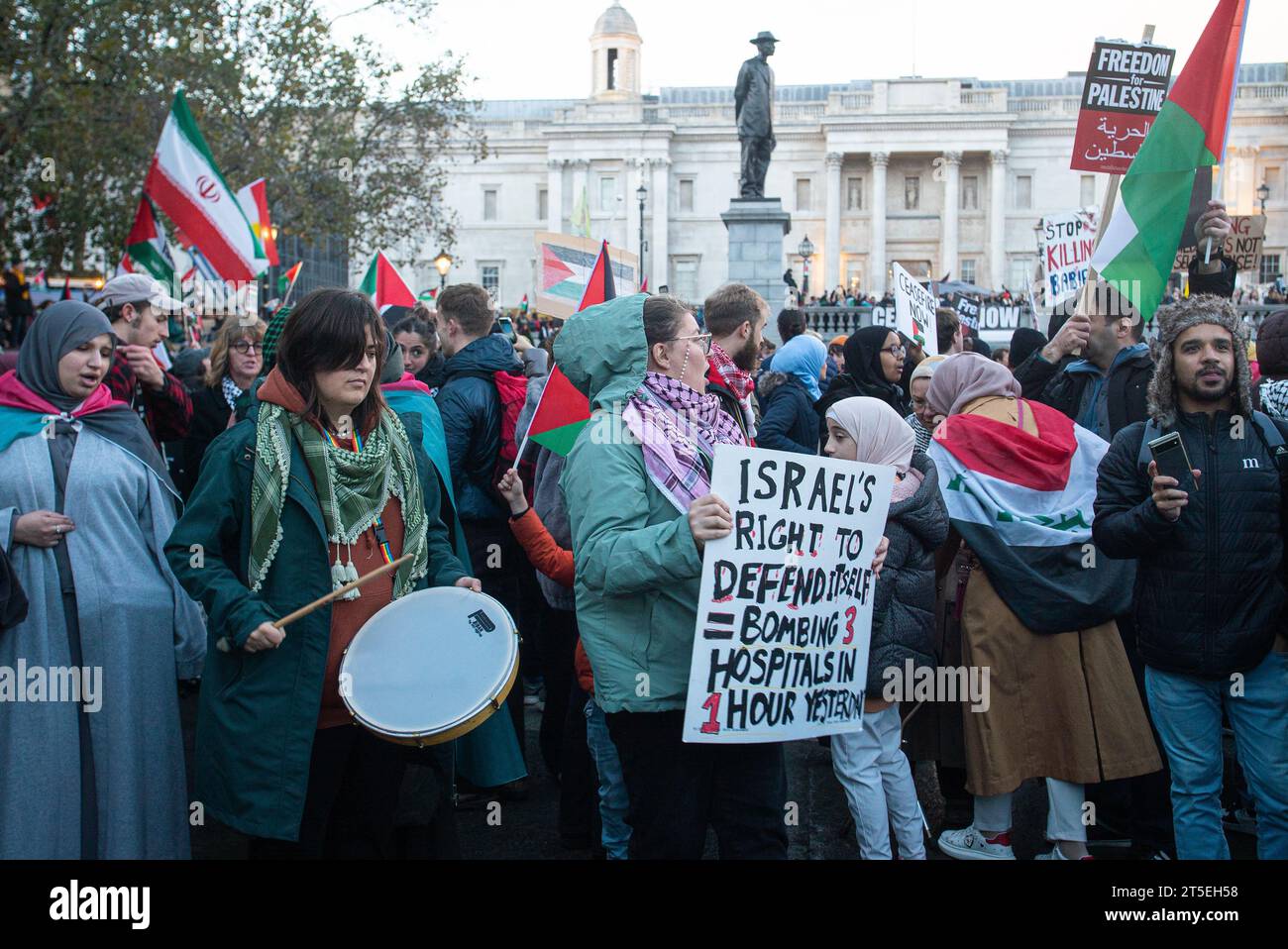 Londres, Royaume-Uni - 3 novembre 2023 : rassemblement pro-palestinien à Trafalgar Square. Banque D'Images